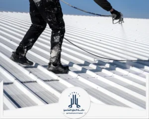 في دقة العزل المتميز نقوم باستخدام احدث الاجهزه المتطوره لعزل الاسطح