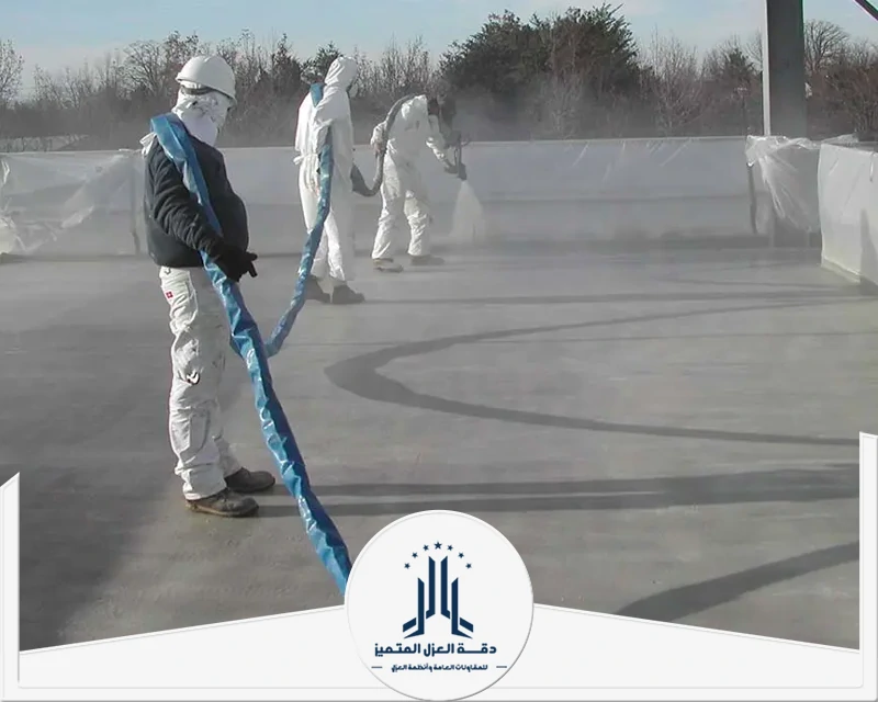 شركة عزل اسطح ببيش 0538700436 شركة دقة العزل المتميزة تطبيق غشاءً رغوياً عازلاً للسطح ينساب فوق التعرجات والزوايا الإنشائية.
